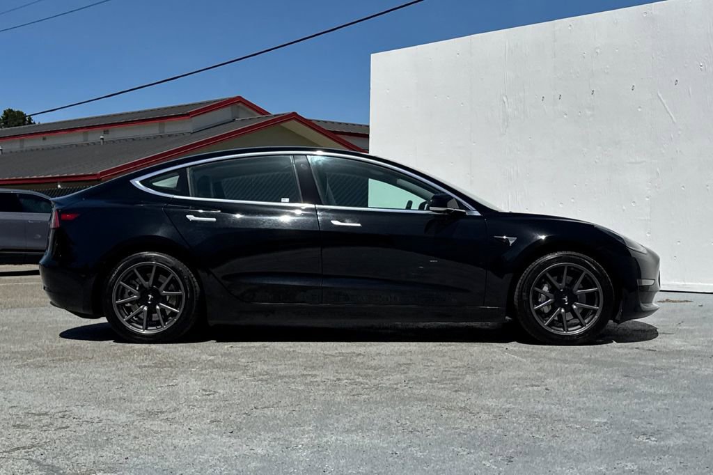 Used 2018 Tesla Model 3 Long Range AWD/4WD image 2
