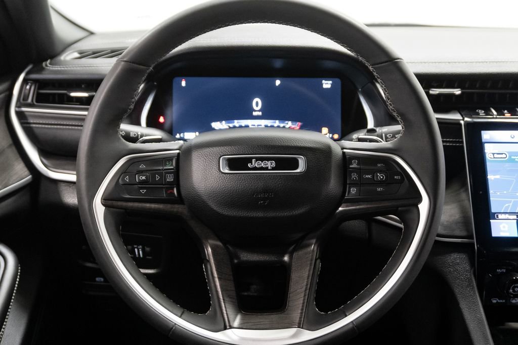 Certified 2024 Jeep Grand Cherokee L Limited w/ Black Appearance Package image 10