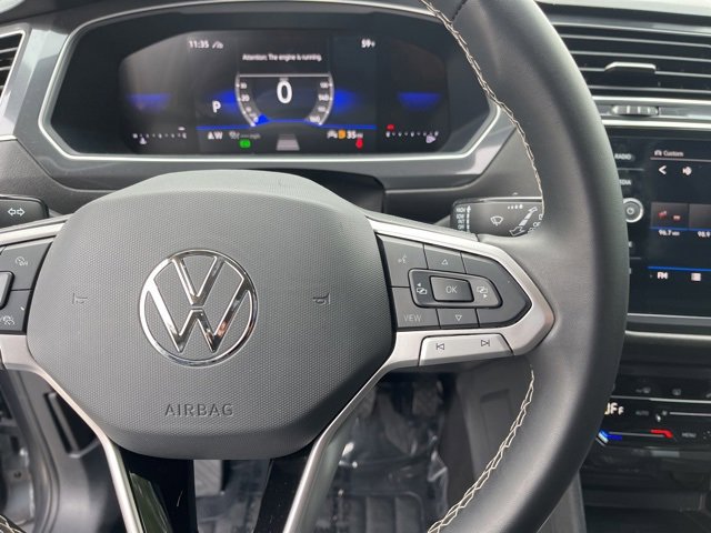 Used 2024 Volkswagen Tiguan SE image 19