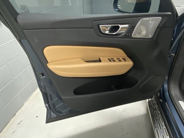 Used 2022 Volvo XC60 B6 Inscription w/ Advanced Package image 7