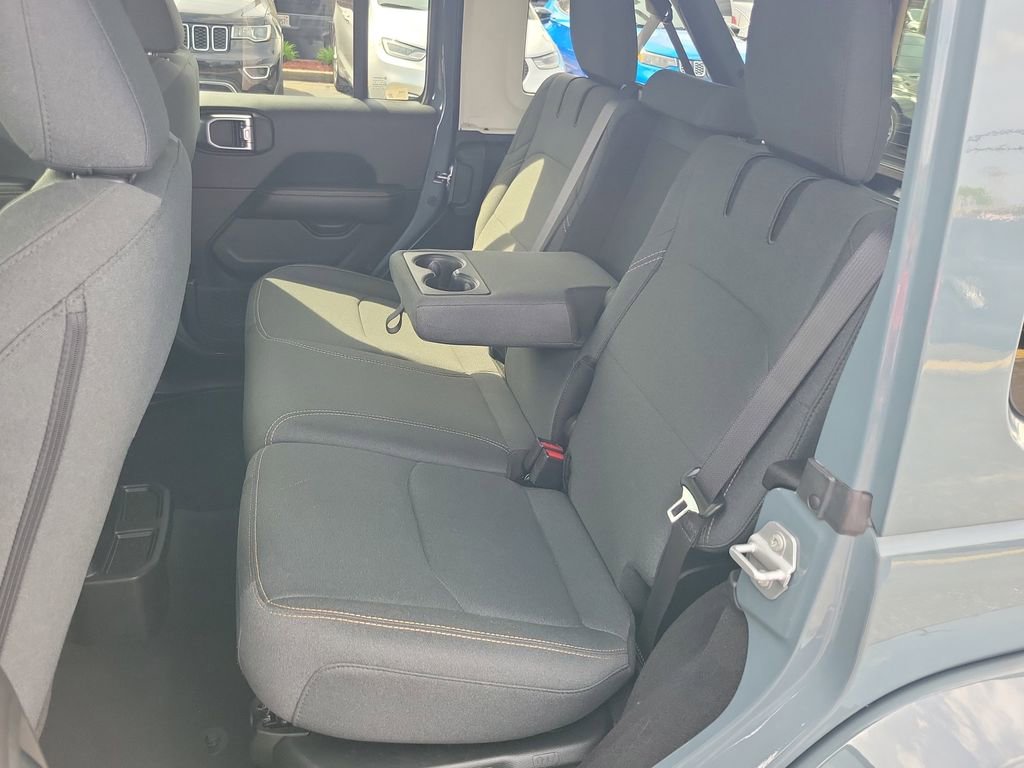 Certified 2025 Jeep Wrangler Unlimited Sahara w/ Safety Group AWD/4WD image 10