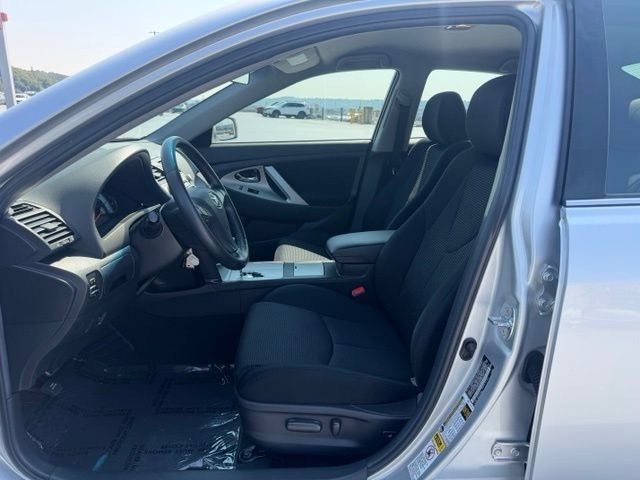 Used 2011 Toyota Camry SE FWD image 10