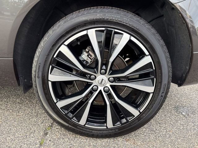 Used 2025 Volvo XC60 B5 Plus AWD/4WD image 9