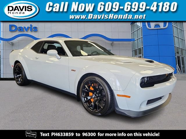 Used 2023 Dodge Challenger R/T Scat Pack RWD image 1