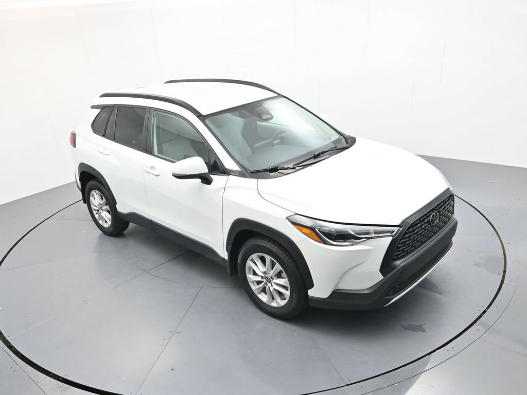 Used 2024 Toyota Corolla Cross LE FWD image 17