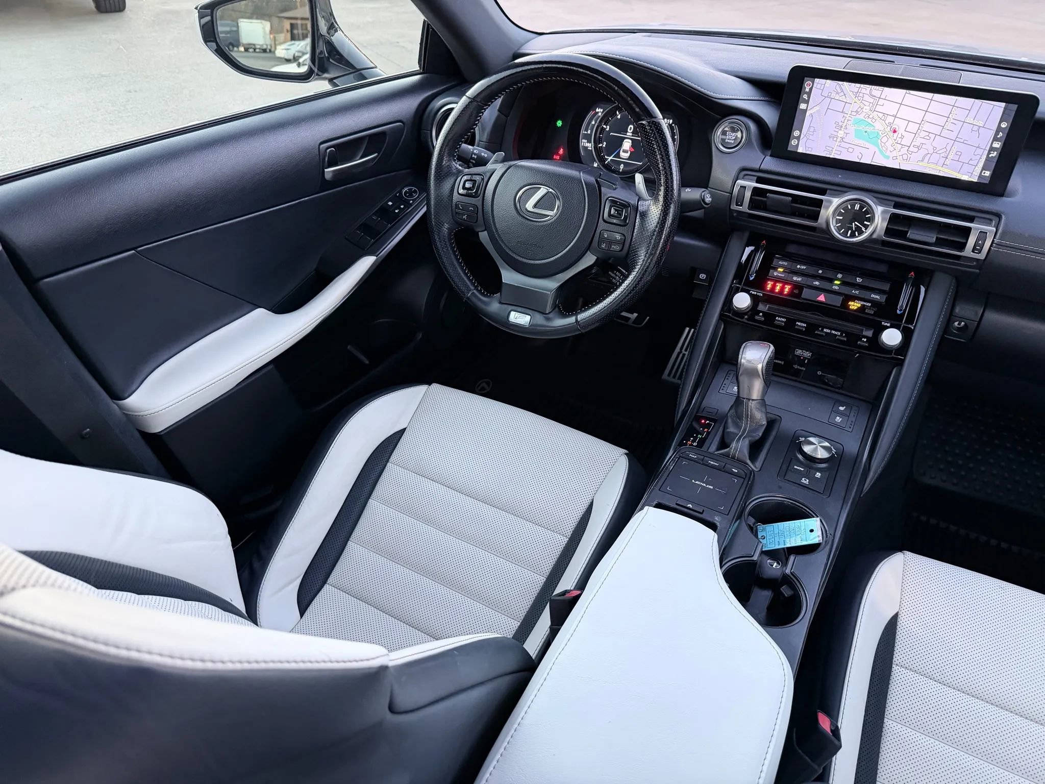 Used 2022 Lexus IS 350 F Sport image 10