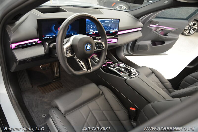 Used 2025 BMW 550e xDrive w/ Premium Package AWD/4WD image 15