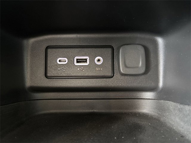 Used 2023 Chevrolet Equinox LT image 28