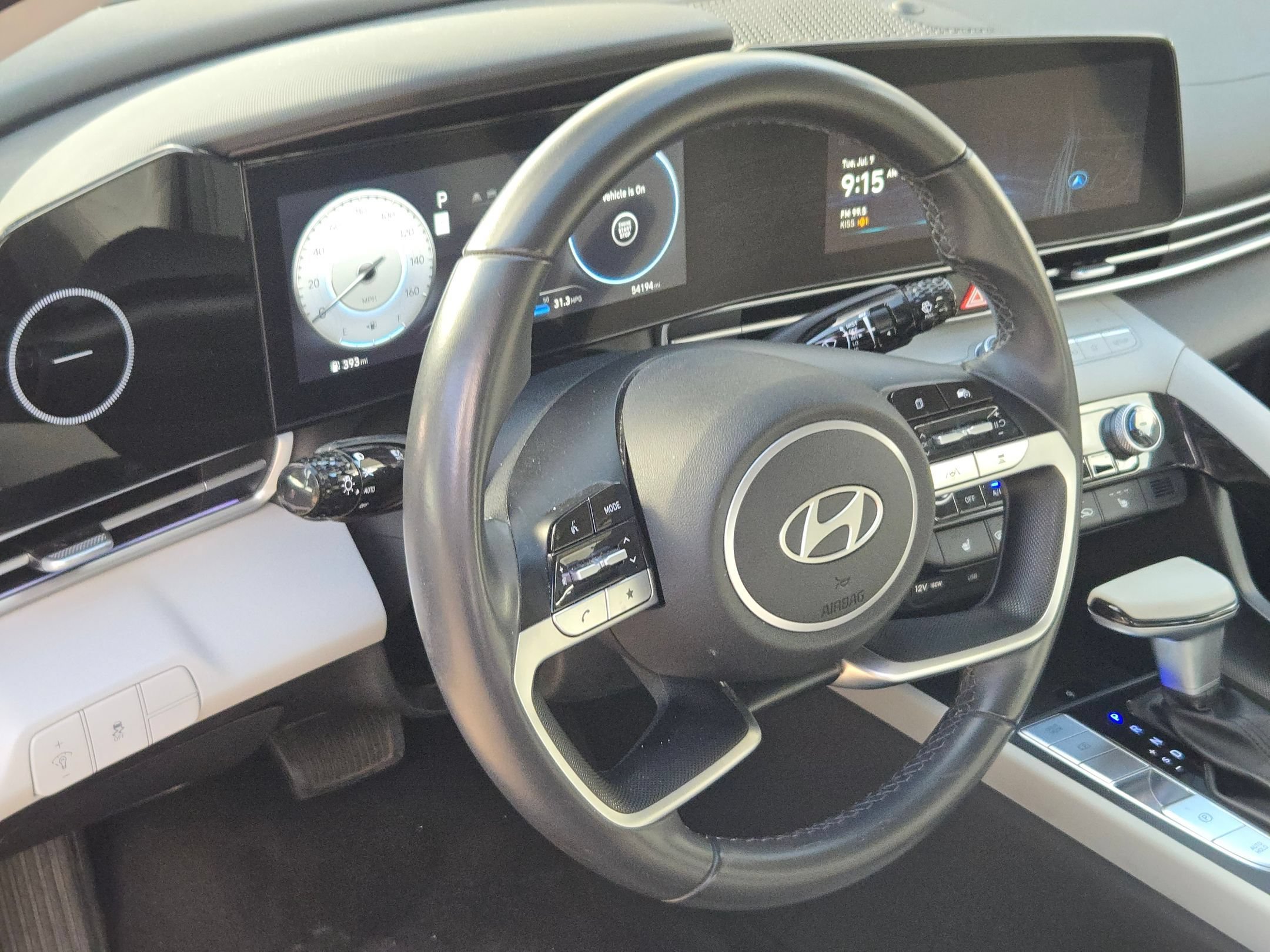 Used 2025 Hyundai Elantra Limited FWD image 10