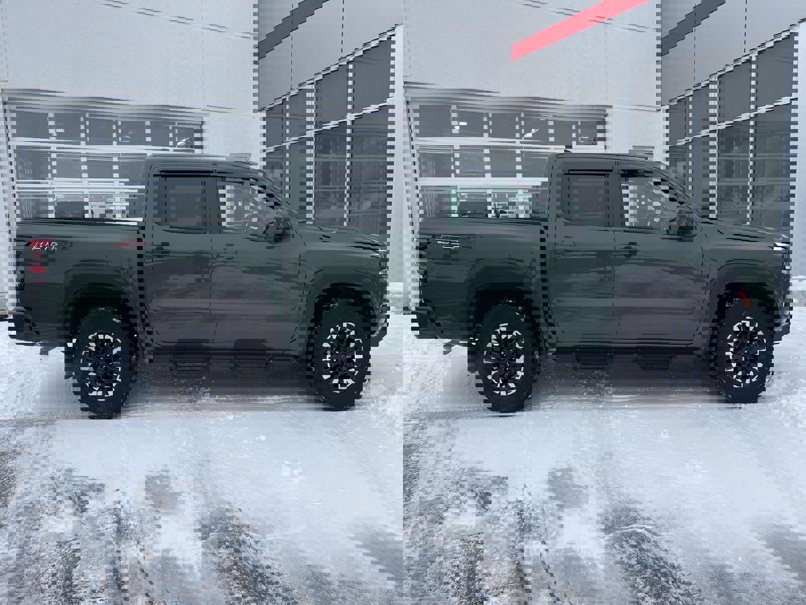 Used 2023 Nissan Frontier PRO-4X w/ Technology Package image 21