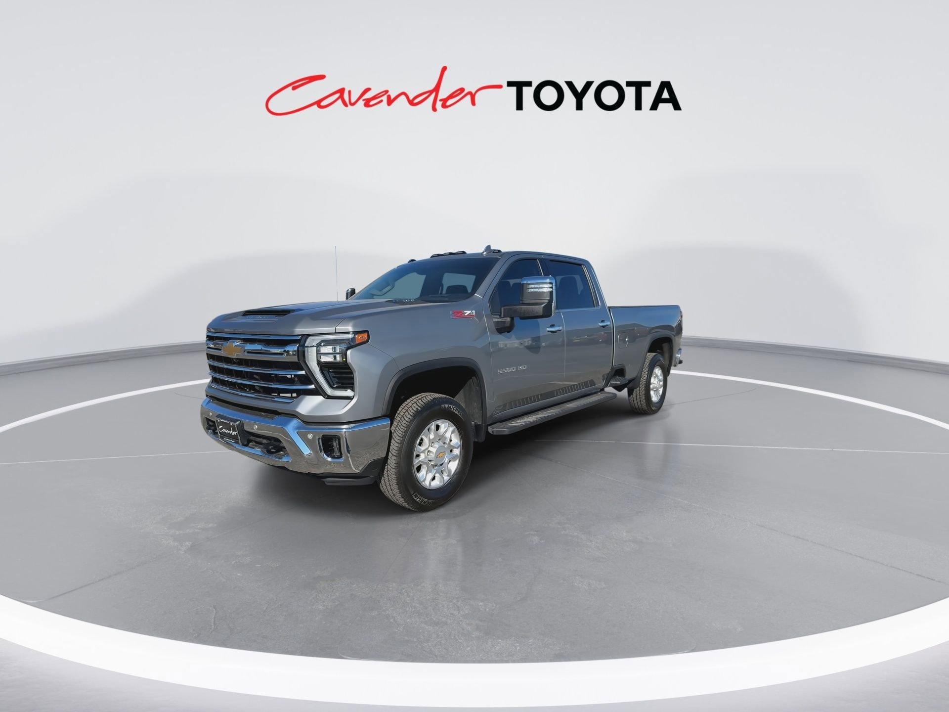 Used 2025 Chevrolet Silverado 3500 LTZ w/ LTZ Convenience Package AWD/4WD image 4