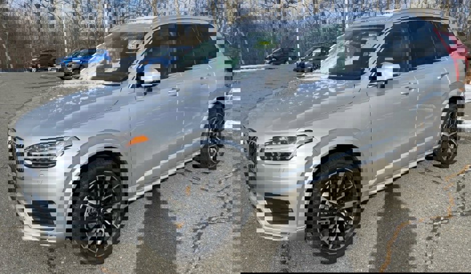 Used 2022 Volvo XC90 T6 Momentum image 5