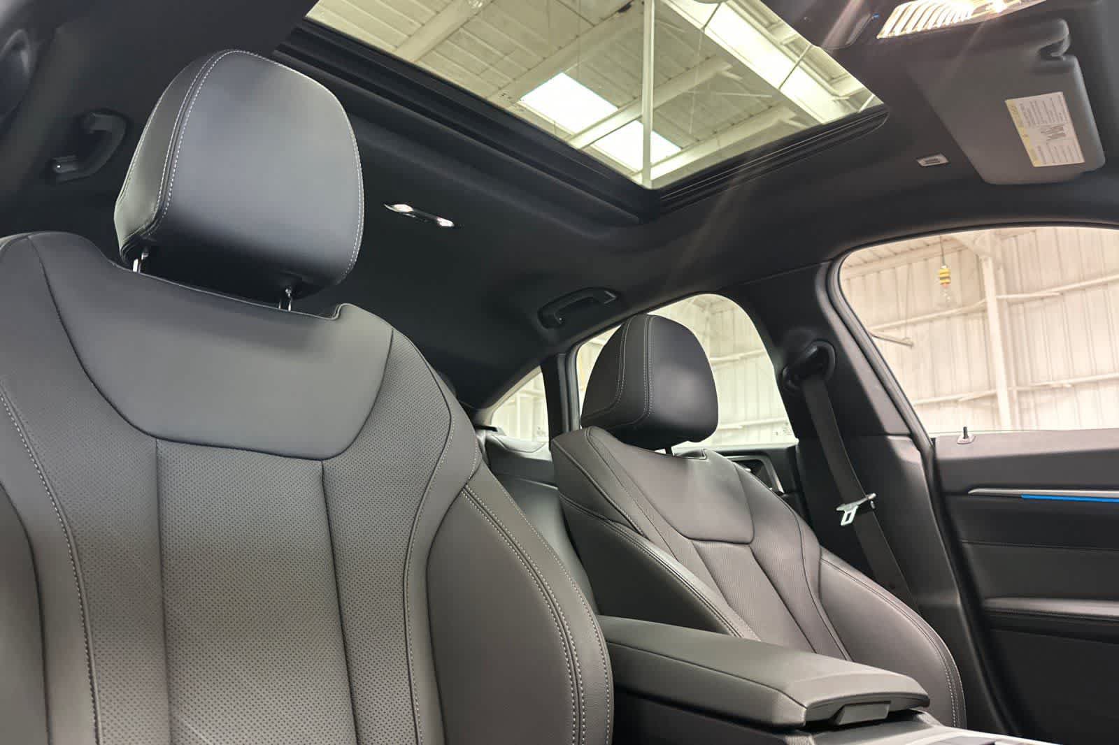 Used 2023 BMW i4 eDrive35 RWD image 16