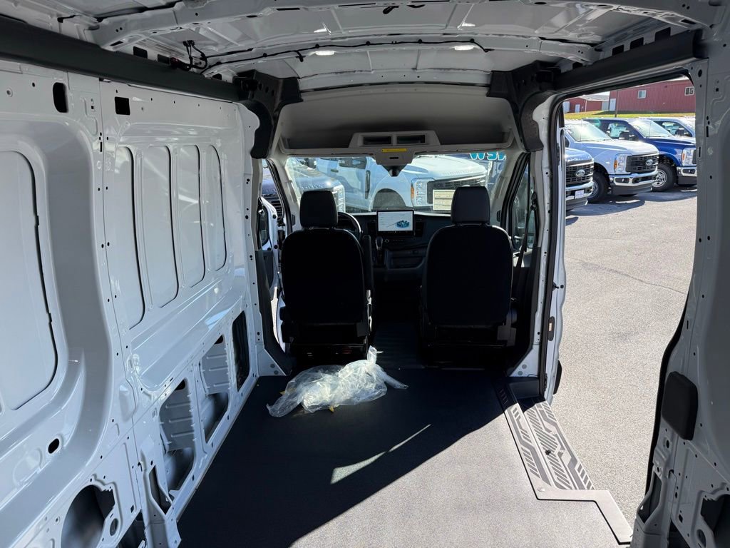 New 2026 Ford Transit 250 148 Medium Roof image 26