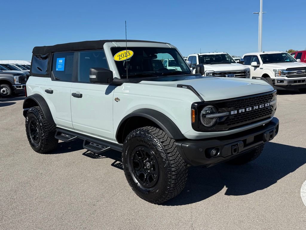 Used 2023 Ford Bronco Wildtrak image 2