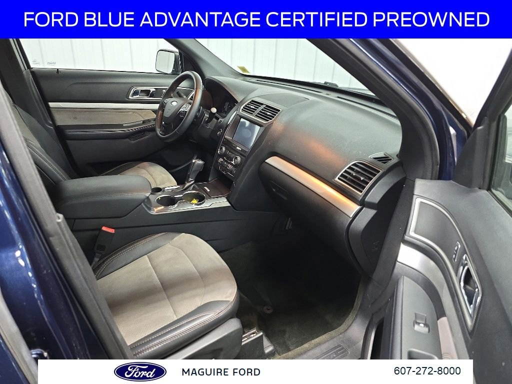 Certified 2017 Ford Explorer XLT w/ Equipment Group 202A FWD image 19