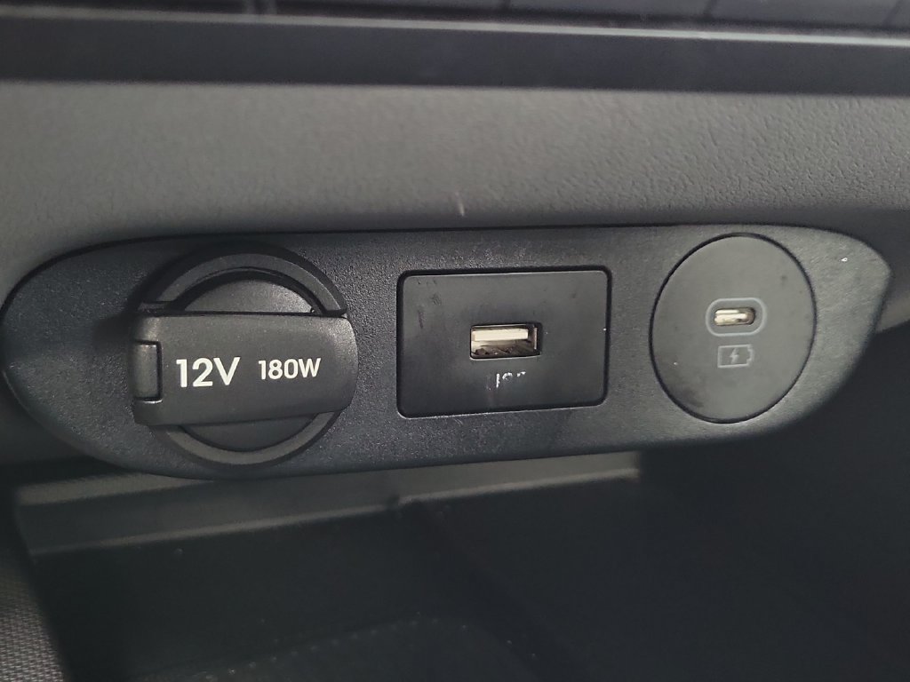Used 2026 Hyundai Elantra Sport FWD image 19