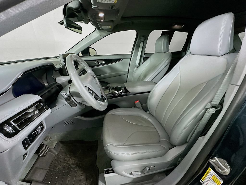 Used 2023 Lincoln Nautilus Reserve AWD/4WD image 29