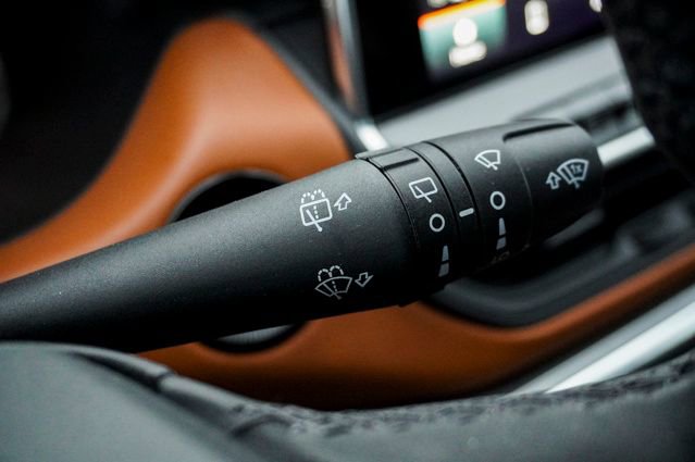 Used 2023 Jeep Compass Limited image 22