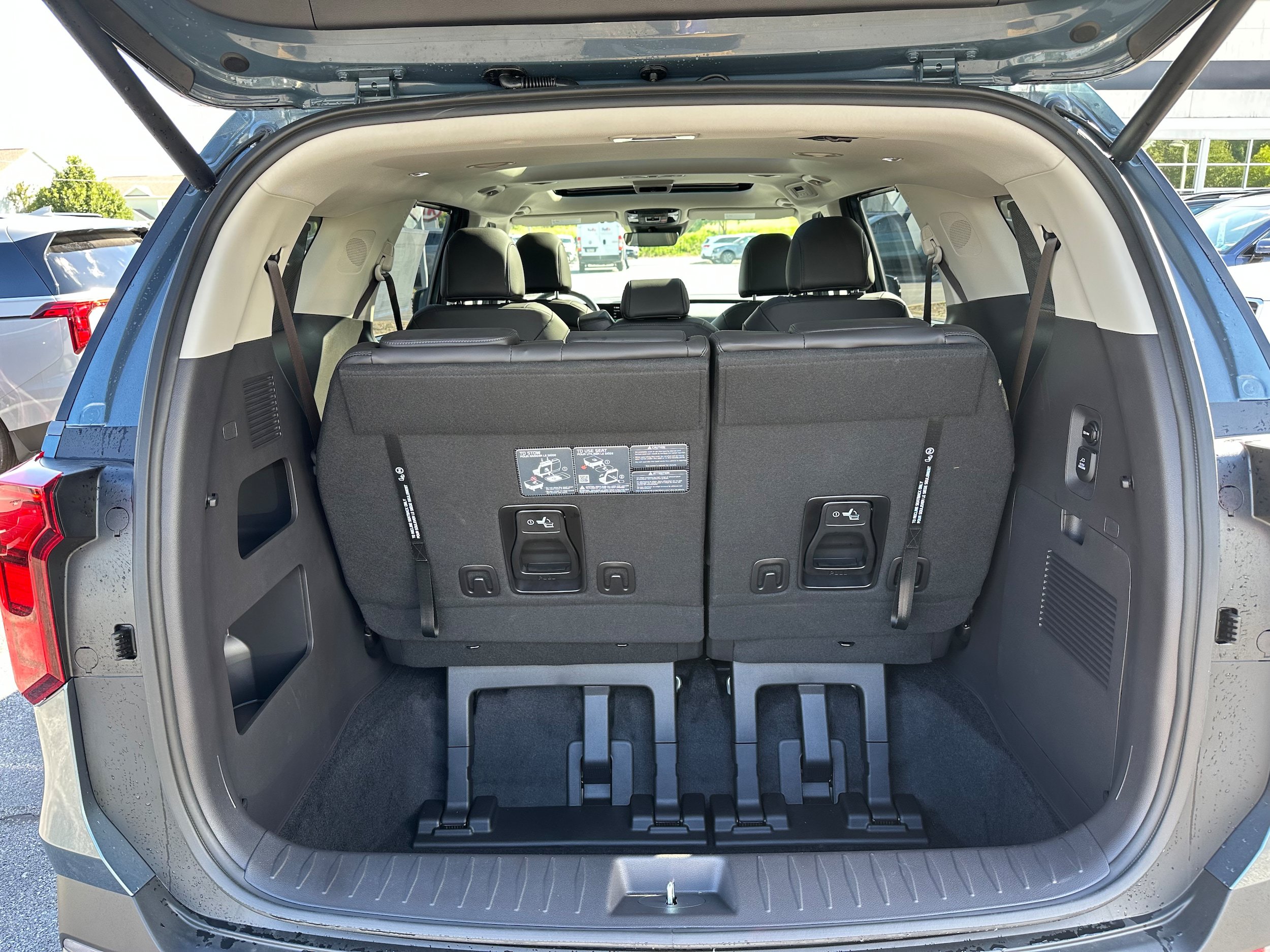 New 2026 Kia Carnival SX FWD image 10