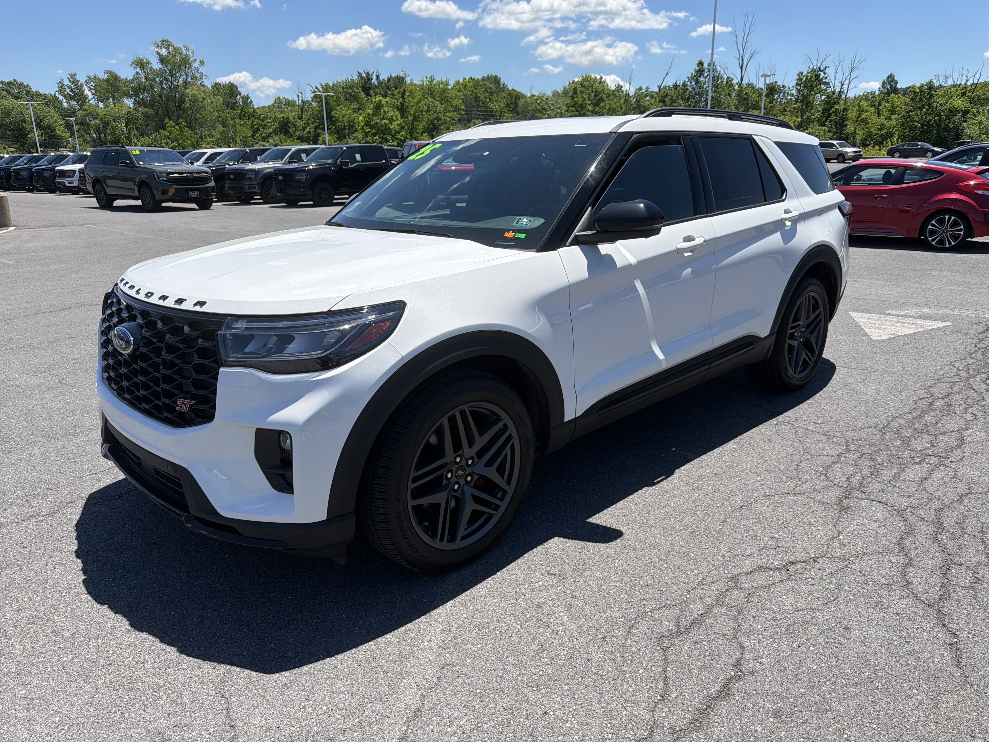Used 2025 Ford Explorer ST AWD/4WD image 8