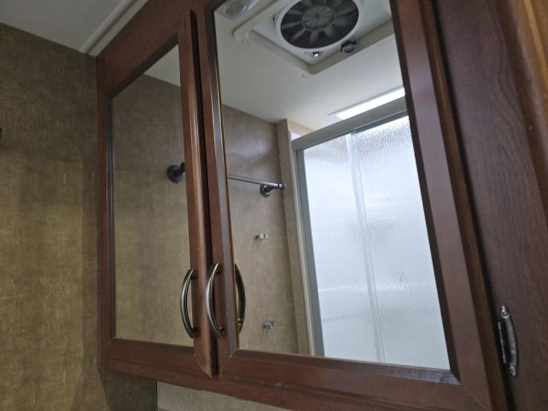 Used 2014 Ford E-450 and Econoline 450 Super Duty w/ Motorhome Prep Package image 30