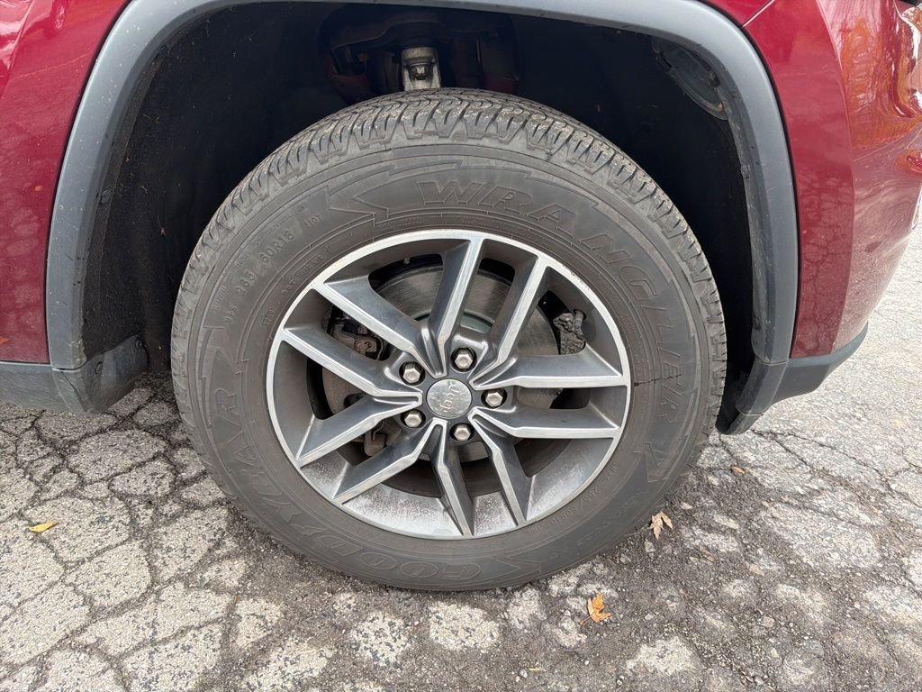 Certified 2018 Jeep Grand Cherokee Limited image 32