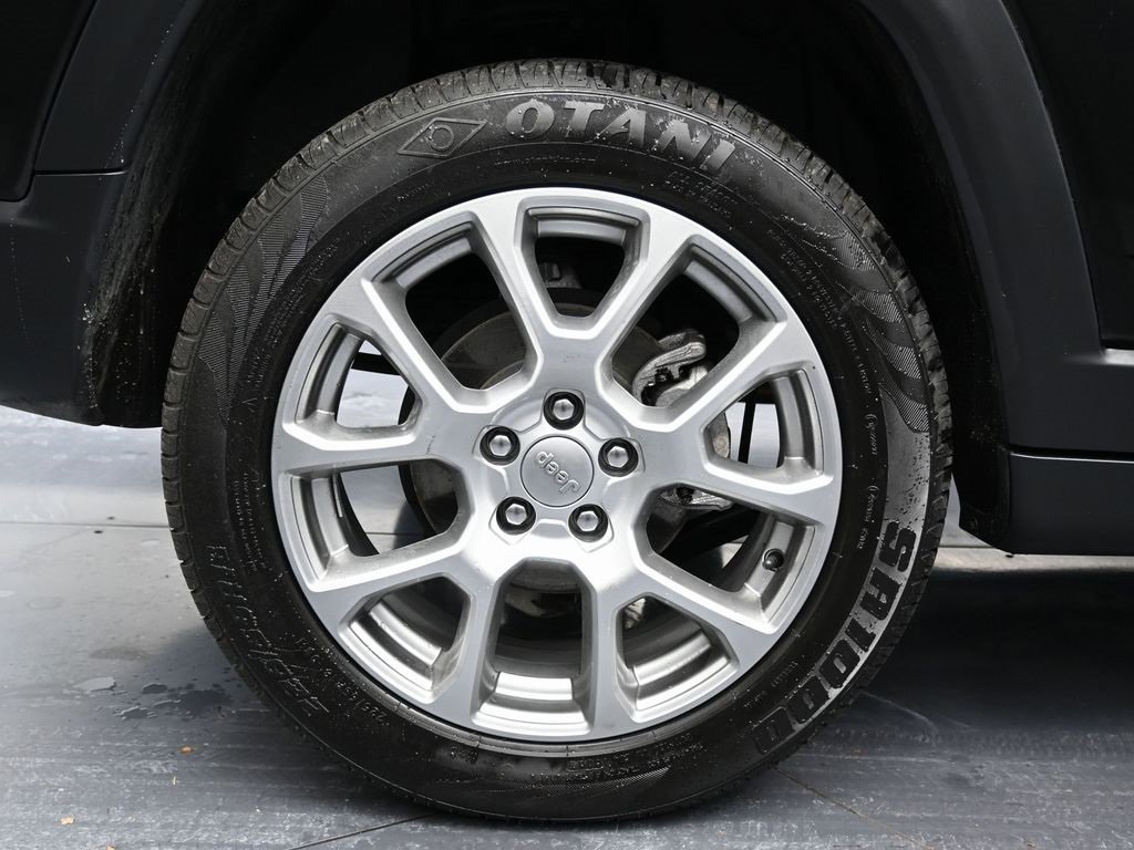 Used 2022 Jeep Compass Latitude w/ Sun and Sound Group image 14