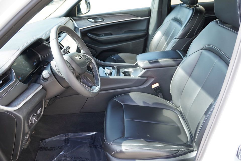 Certified 2025 Jeep Grand Cherokee Limited image 15