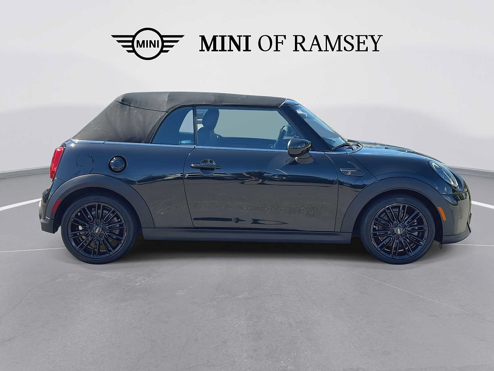 Used 2024 MINI Cooper S FWD image 9