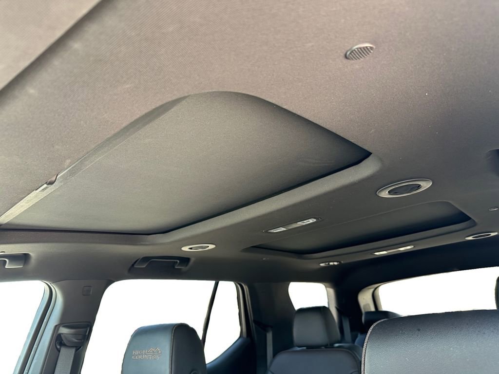 Used 2022 Chevrolet Traverse High Country image 12