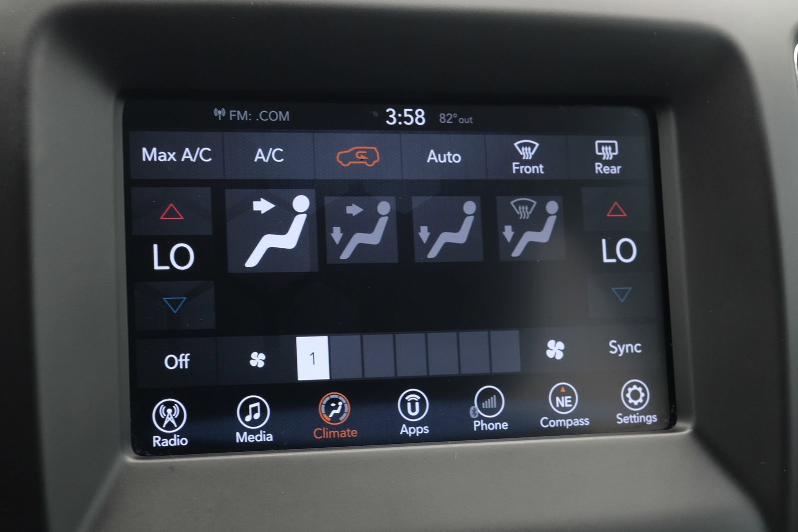 Used 2017 Jeep Compass Latitude w/ Popular Equipment Group FWD image 25