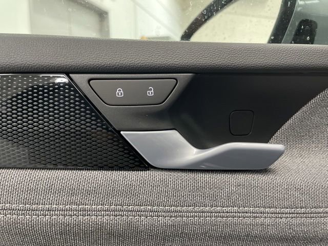 New 2026 Volkswagen Tiguan S image 25