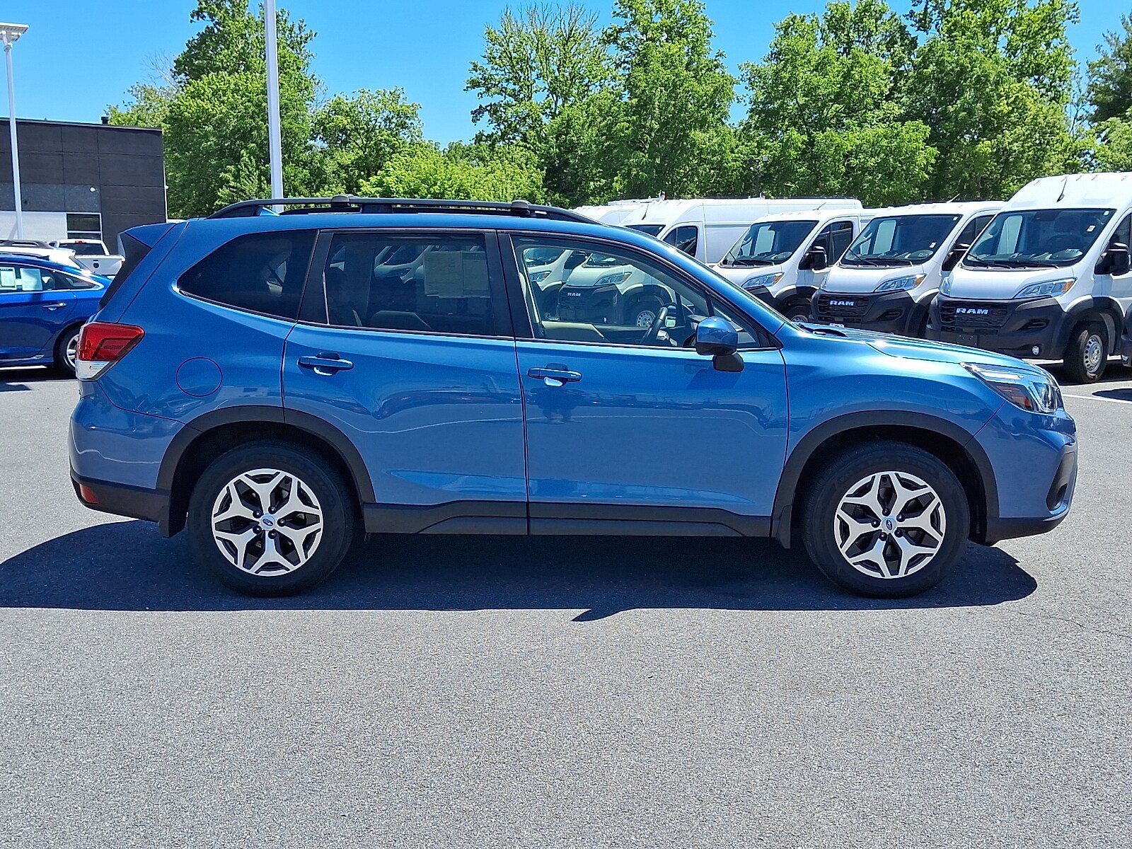Used 2020 Subaru Forester Premium AWD/4WD image 4