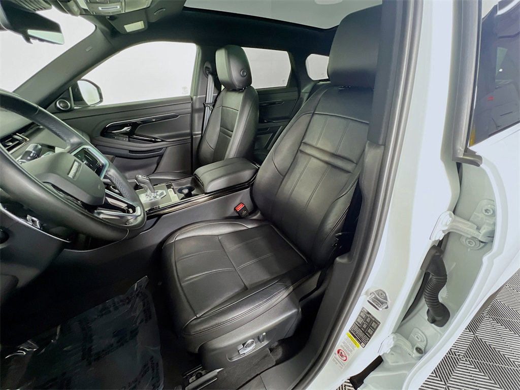 Used 2022 Land Rover Range Rover Evoque R-Dynamic SE image 22