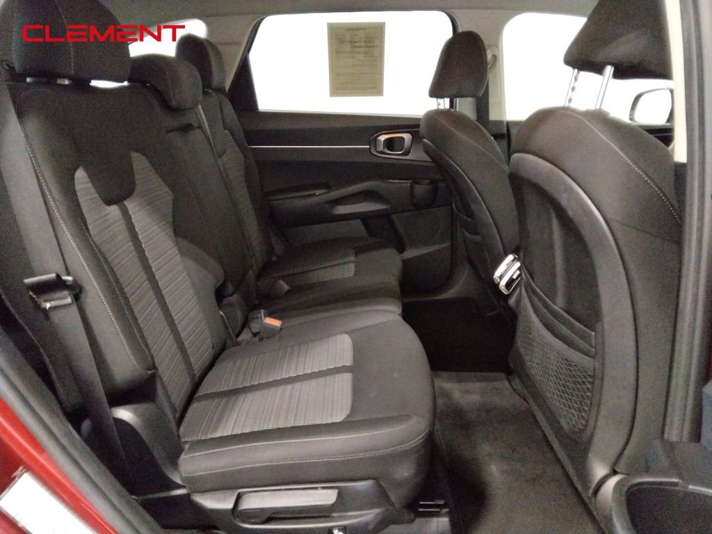 Used 2022 Kia Sorento LX image 31