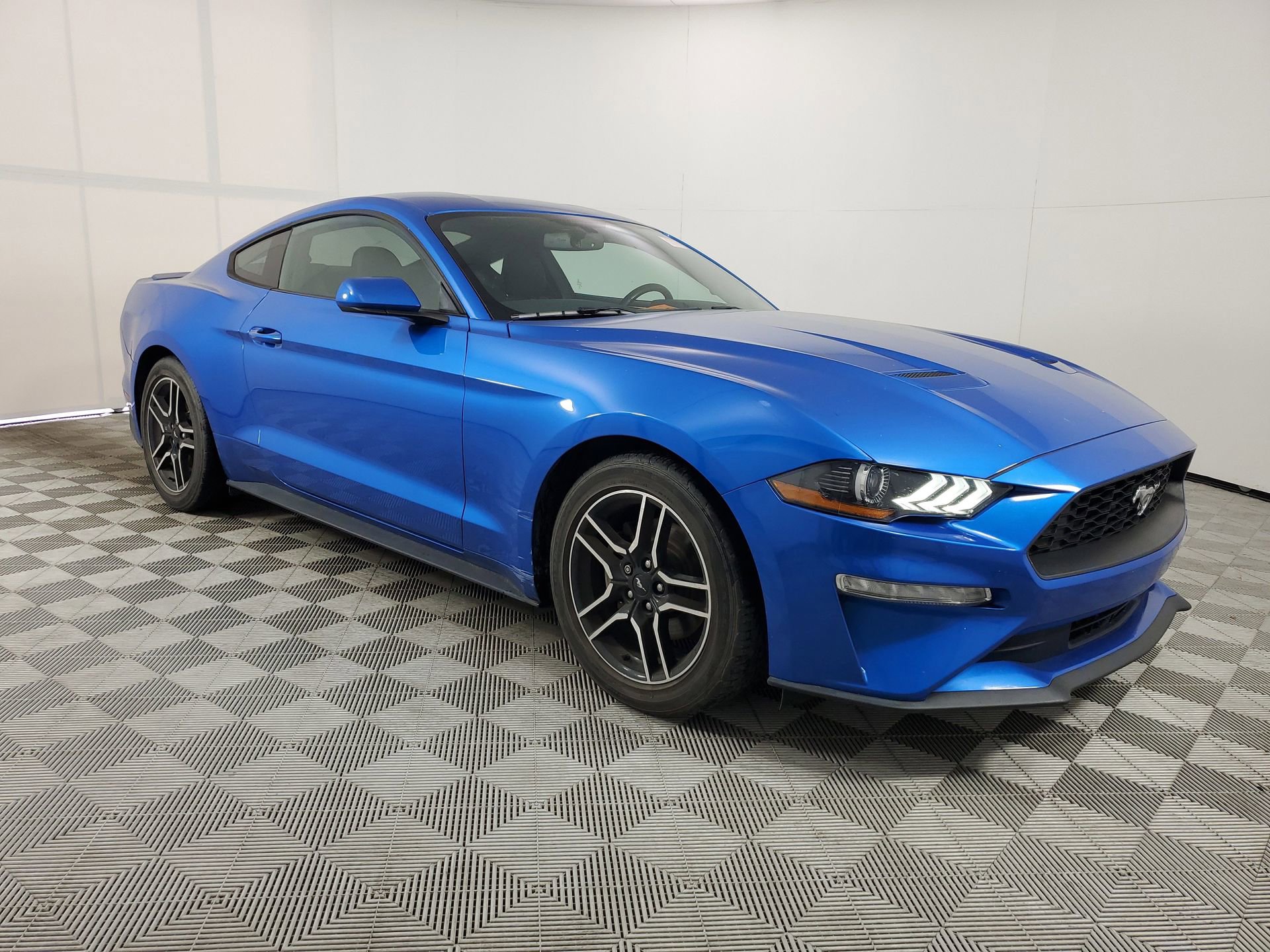 Used 2019 Ford Mustang Coupe w/ Equipment Group 101A image 1