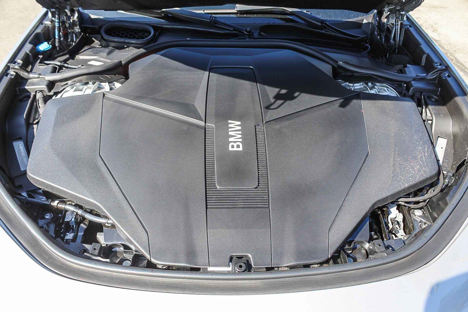 Certified 2025 BMW i7 eDrive50 w/ Premium Package image 27