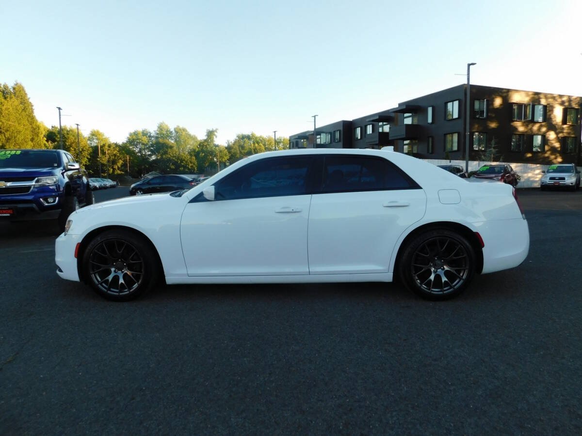 Used 2016 Chrysler 300 S RWD image 23