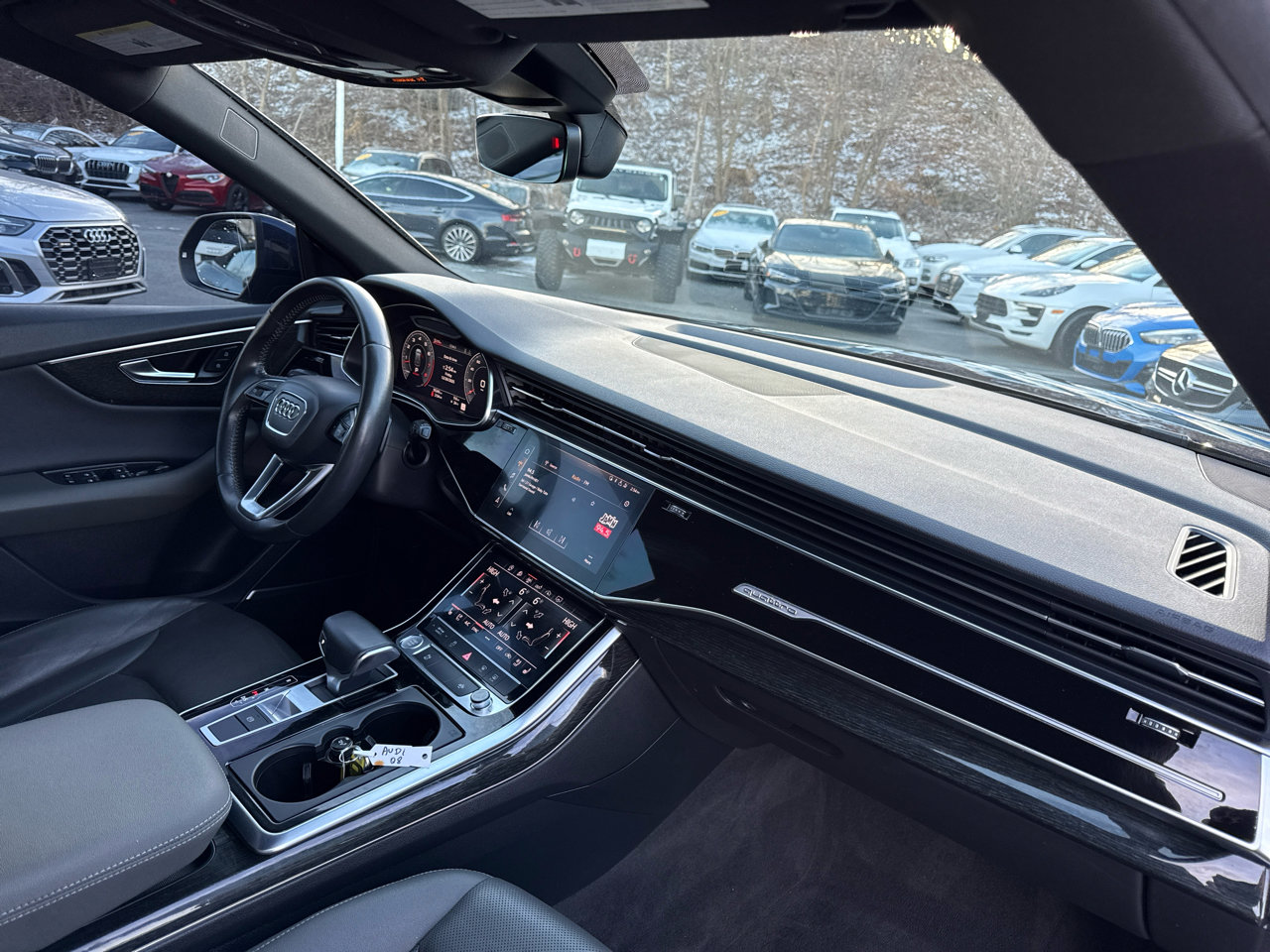 Used 2019 Audi Q8 Premium Plus w/ Premium Plus image 39