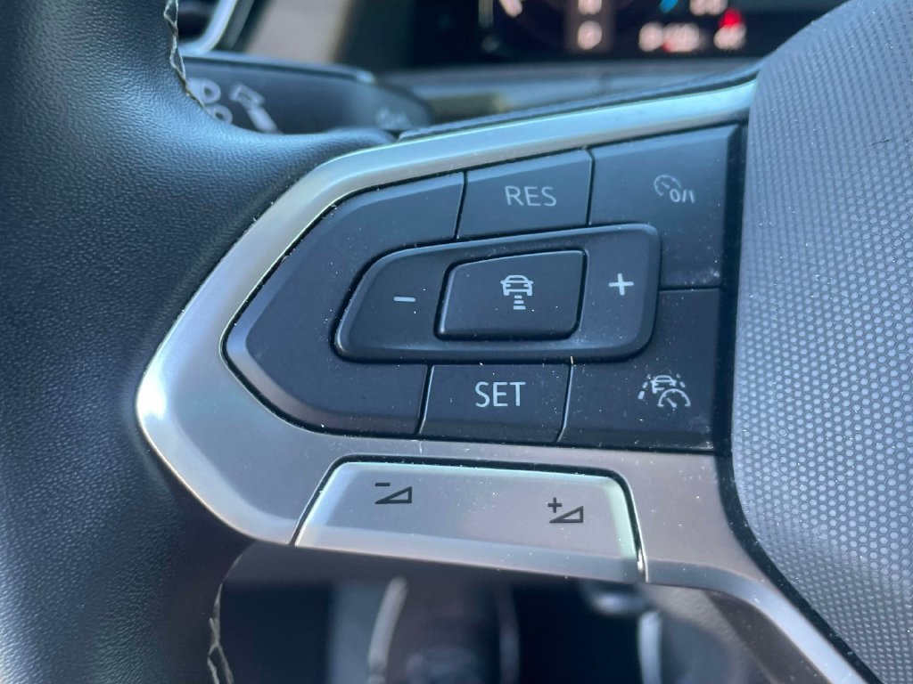 Used 2025 Volkswagen Atlas SE AWD/4WD image 27