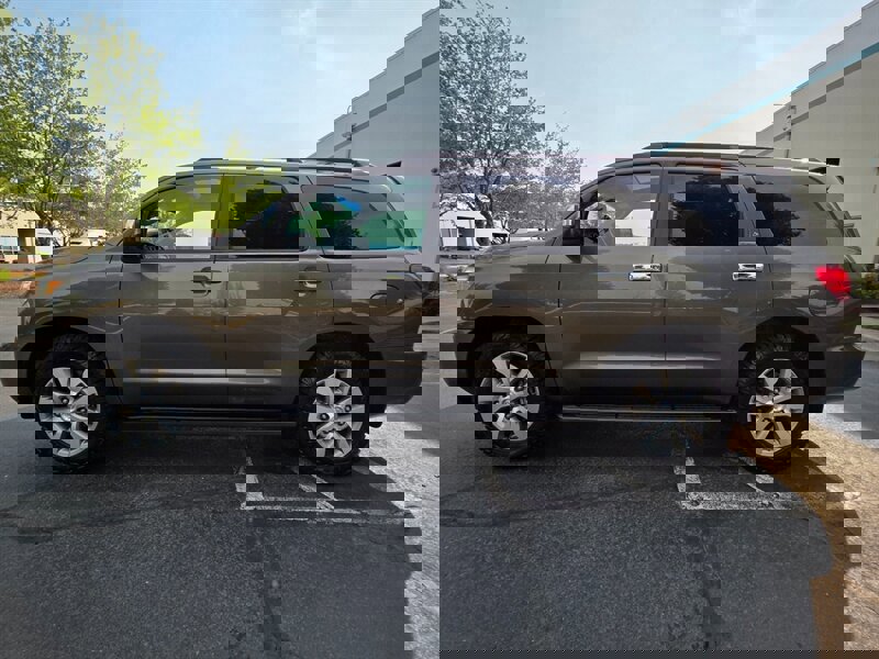Used 2011 Toyota Sequoia Limited AWD/4WD image 3