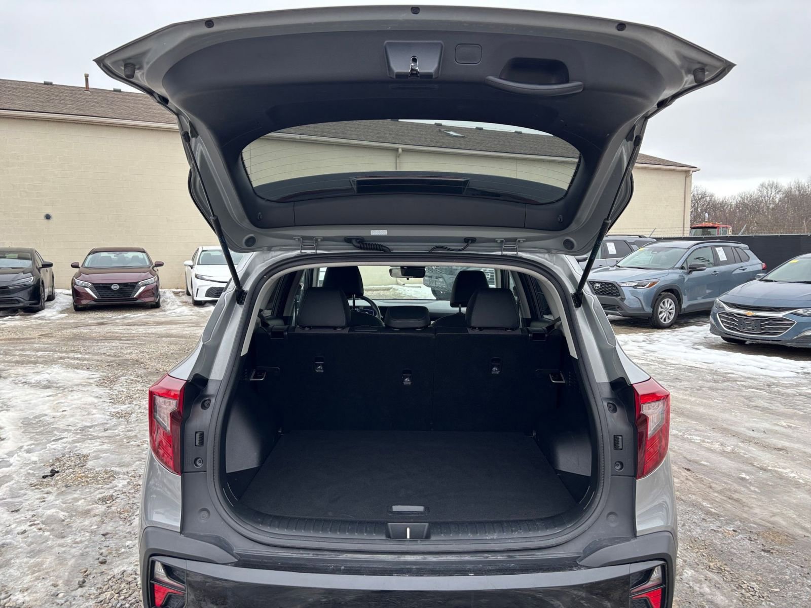 Used 2025 Kia Seltos S image 32