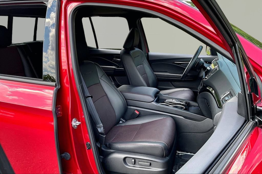 Certified 2025 Honda Ridgeline Black Edition image 20