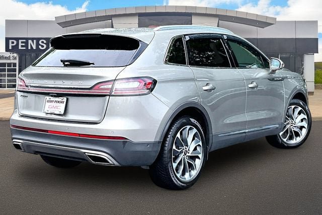 Used 2023 Lincoln Nautilus Reserve AWD/4WD image 2