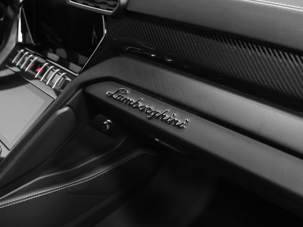 Used 2022 Lamborghini Urus AWD/4WD image 24
