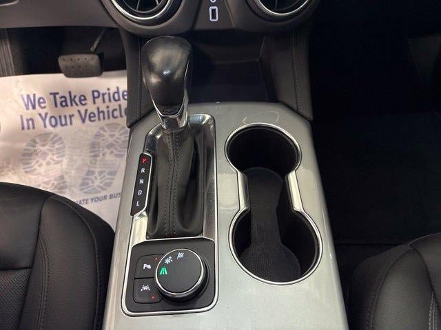 Used 2022 Chevrolet Blazer LT w/ Sound & Technology Package FWD image 18