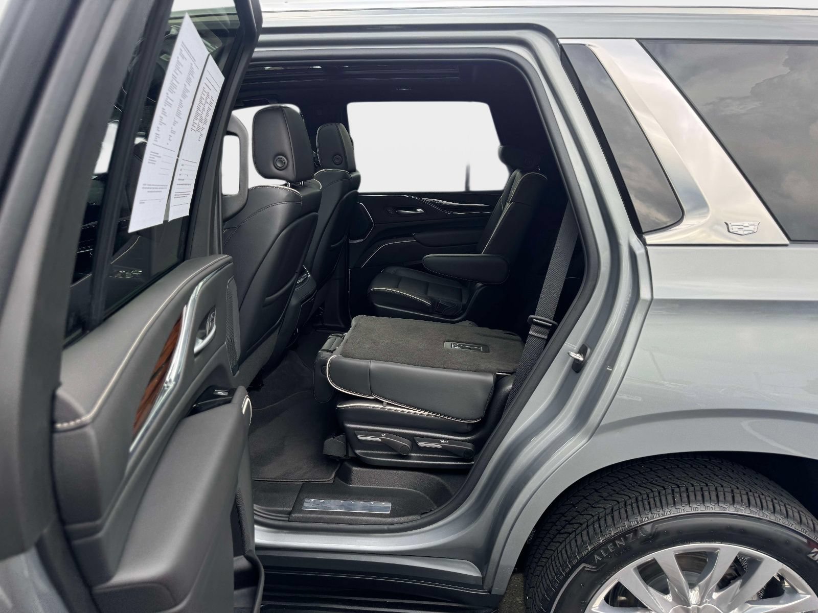 Certified 2024 Cadillac Escalade Premium Luxury AWD/4WD image 24