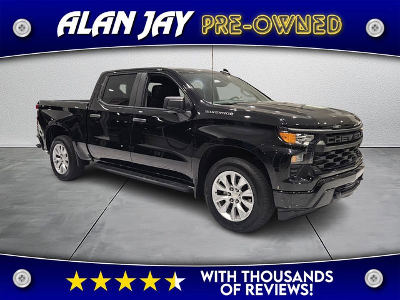 Used 2022 Chevrolet Silverado 1500 Custom image 1