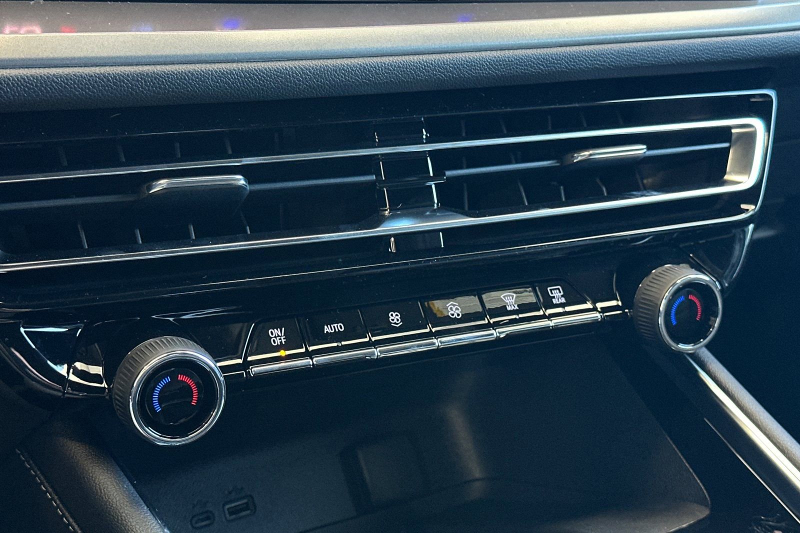 New 2026 Chevrolet Traverse LT w/ Enhanced Driving Package image 22